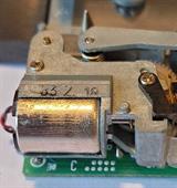 Der Motor für Andruckrolle und Tonkopf